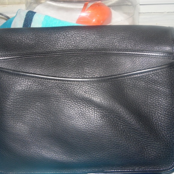 Rare P127 Dooney and Bourke Vintage Carrier - Picture 2 of 7